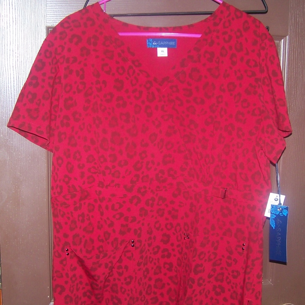 Koi Sapphire Leopard print Scrub NWT